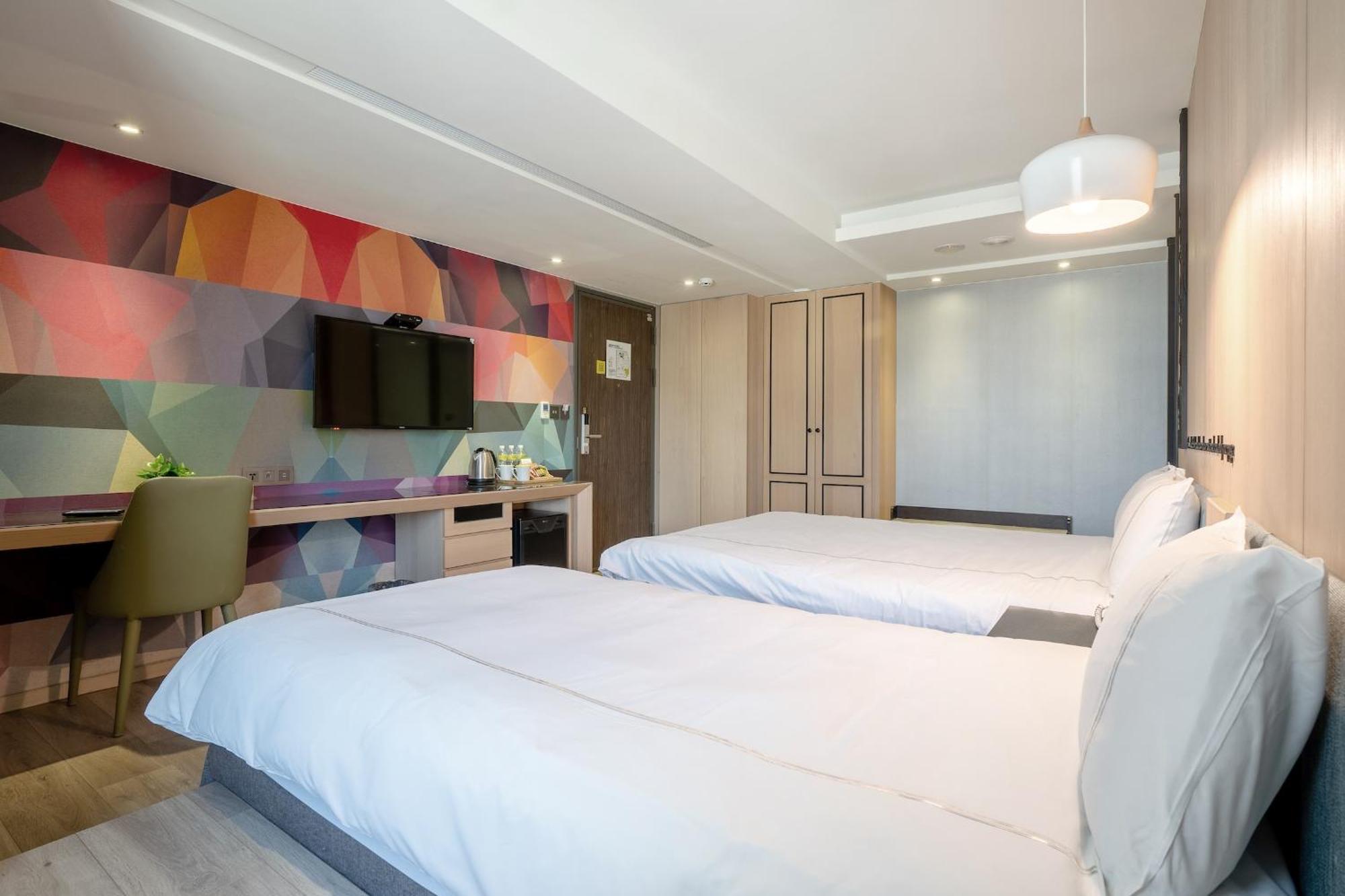 Check Inn Taichung Wenxin Zhongqing Exterior foto